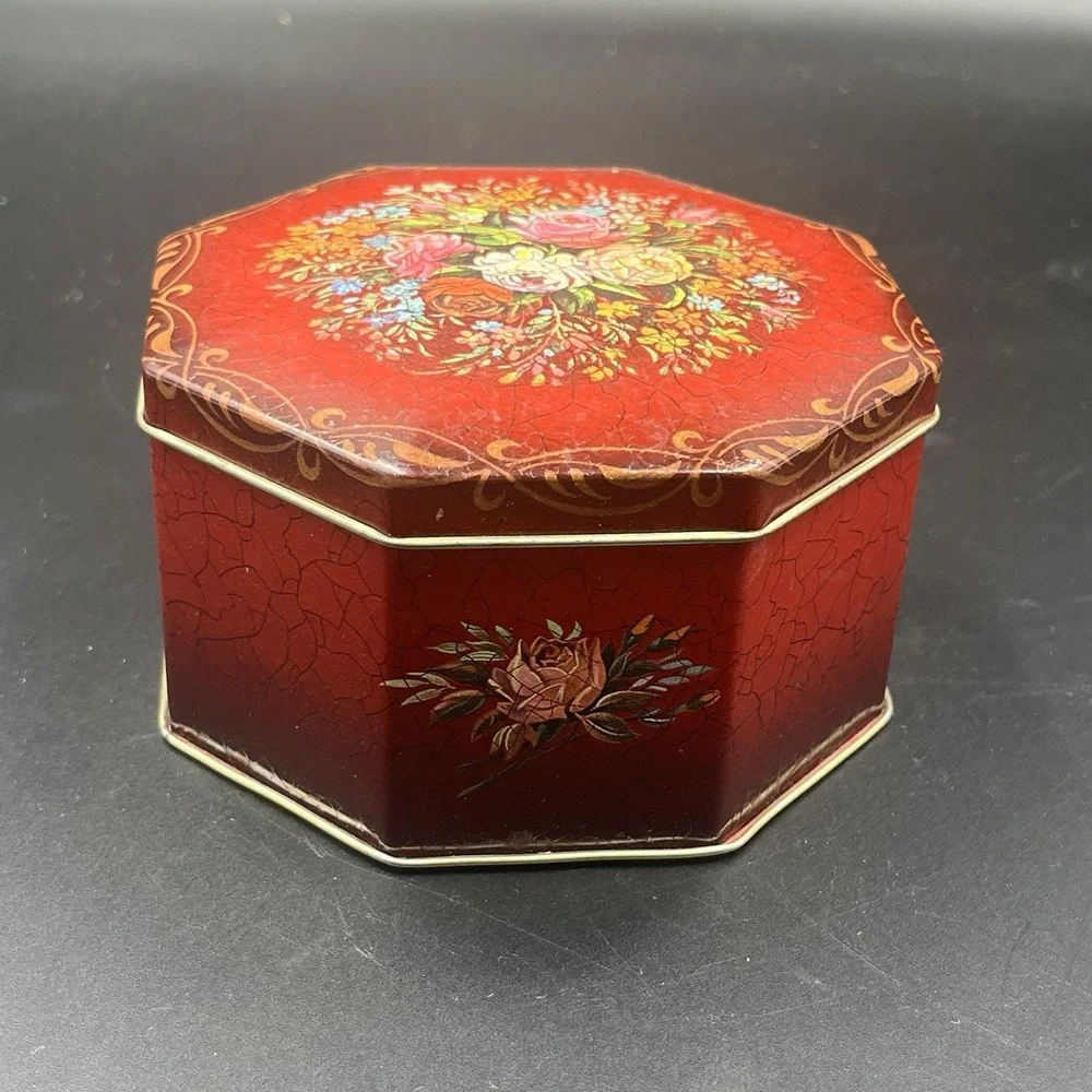 Red Floral Roses Bouquet Tin Beautiful design 4.5
